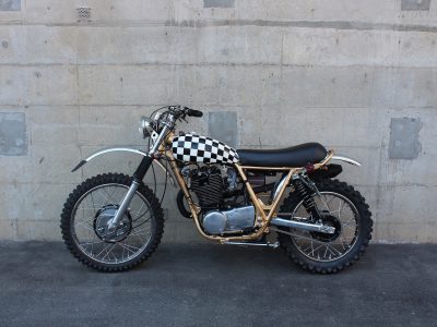 SR560